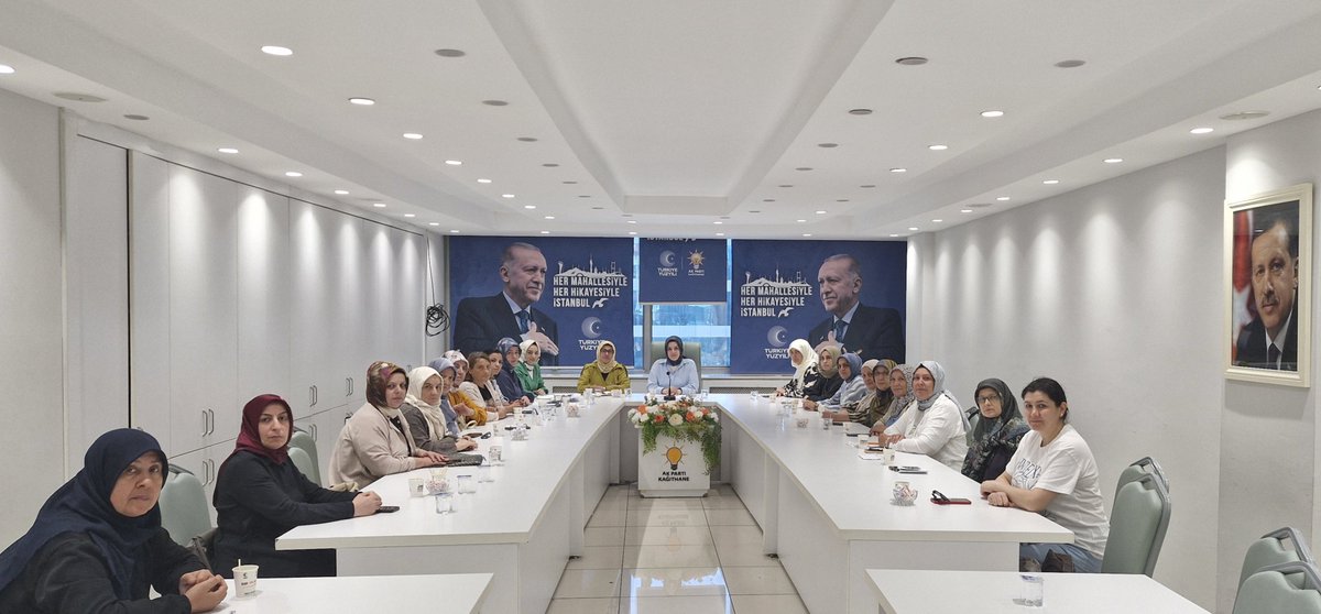 akdnkagithane's tweet photo. Başkanımız @meryemaydnnn
başkanılığında, İl Koordinatörümüz @unzilemeydanci'nın katılımıyla genişletilmiş Yönetim Kurulu Toplantımız gerçekleştirildi. https://t.co/0Hs5m0bjOi