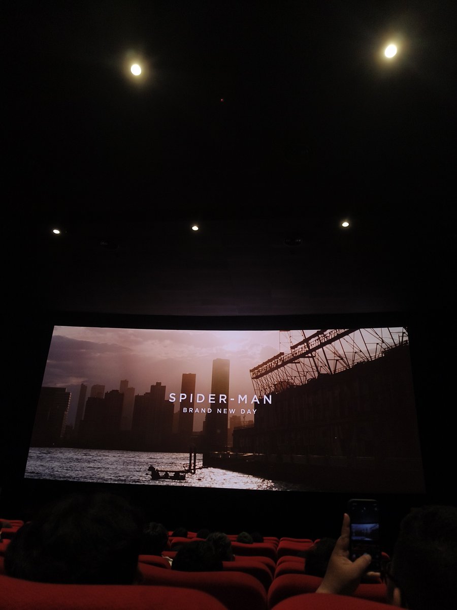 haollywood's tweet photo. kurang filmnya... kurang lama #SpiderManBrandNewDay https://t.co/q5L8nN997v
