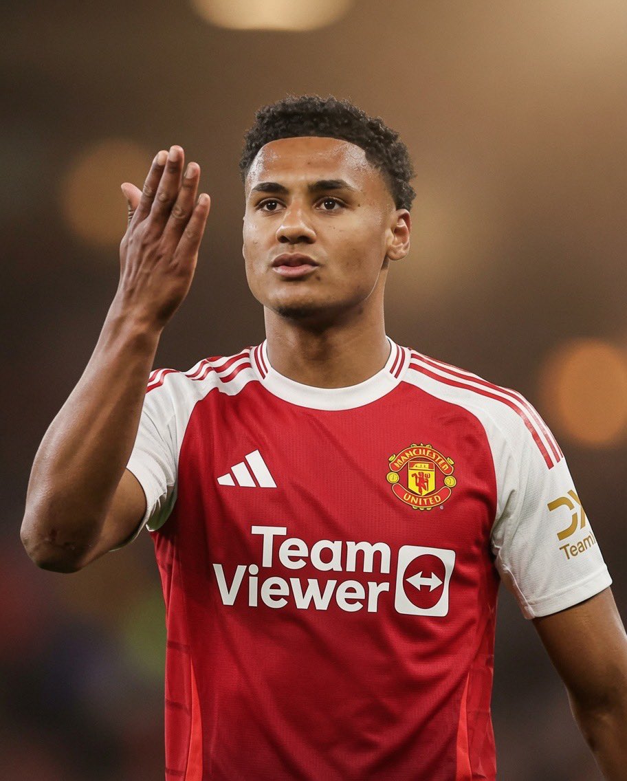 ManUtdInPidgin's tweet photo. Manchester United fans, You go accept Ollie Watkins at our club for £35m? 

Yes or No 👇🏾 https://t.co/iSue1G5L3P