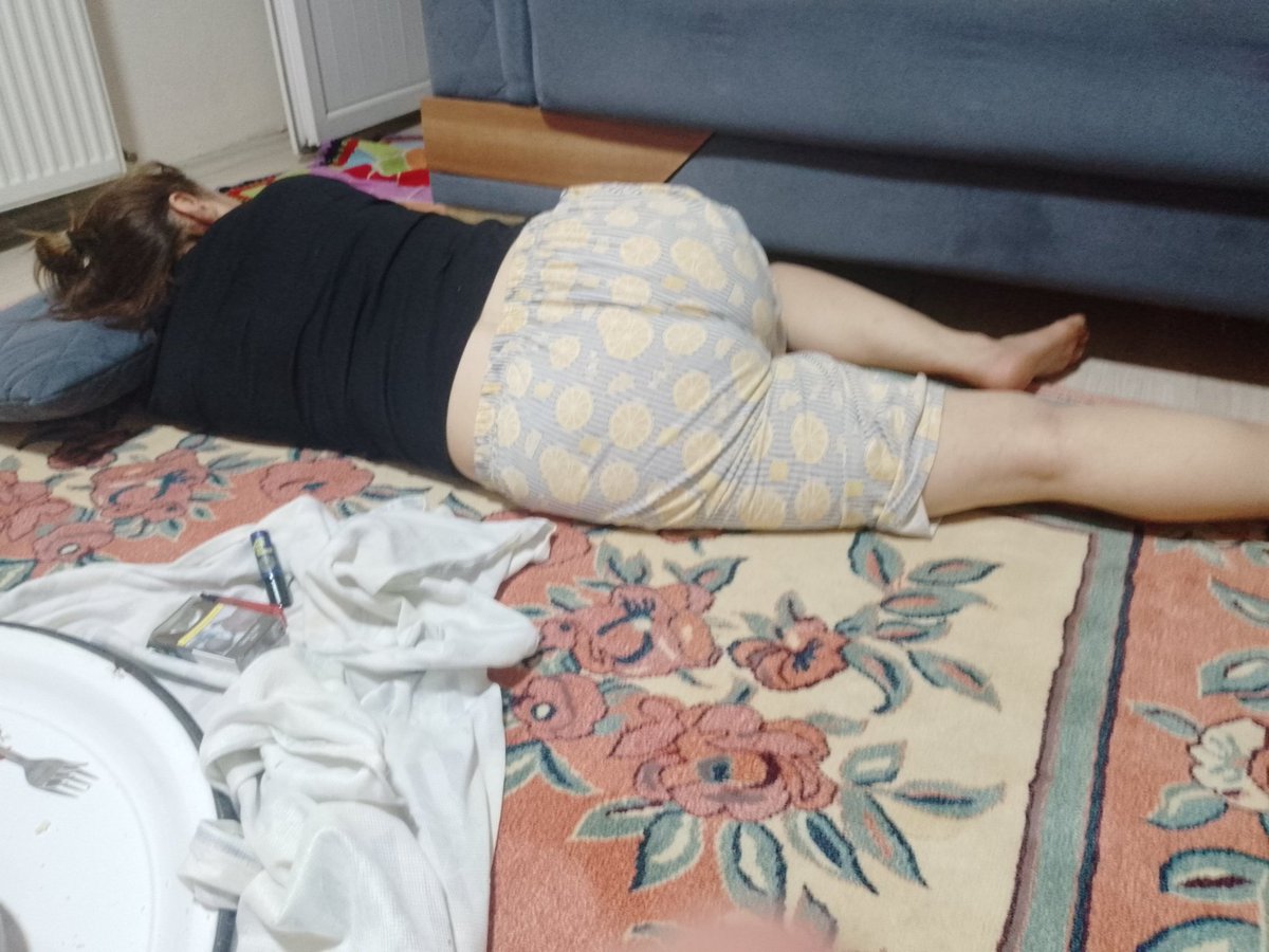 ateslinurtiss's tweet photo. Anne sen öyle yatarsan hende sikicin faruk abiye haber veririm ama https://t.co/ikJSnKx1C8