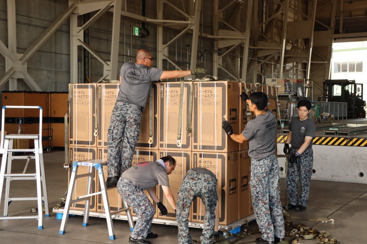 asc_jasdf's tweet photo. #航空支援集団 は、＃令和８年熊本地震 における災害派遣活動として、＃C2輸送機 により、被災地へ支援物資(クーラー約300台)の輸送を行いました。被災された皆さまの安全と一日も早い生活の安定に向け、最大限の活動を実施してまいります。＃命を守る https://t.co/kXLtO2bUGa