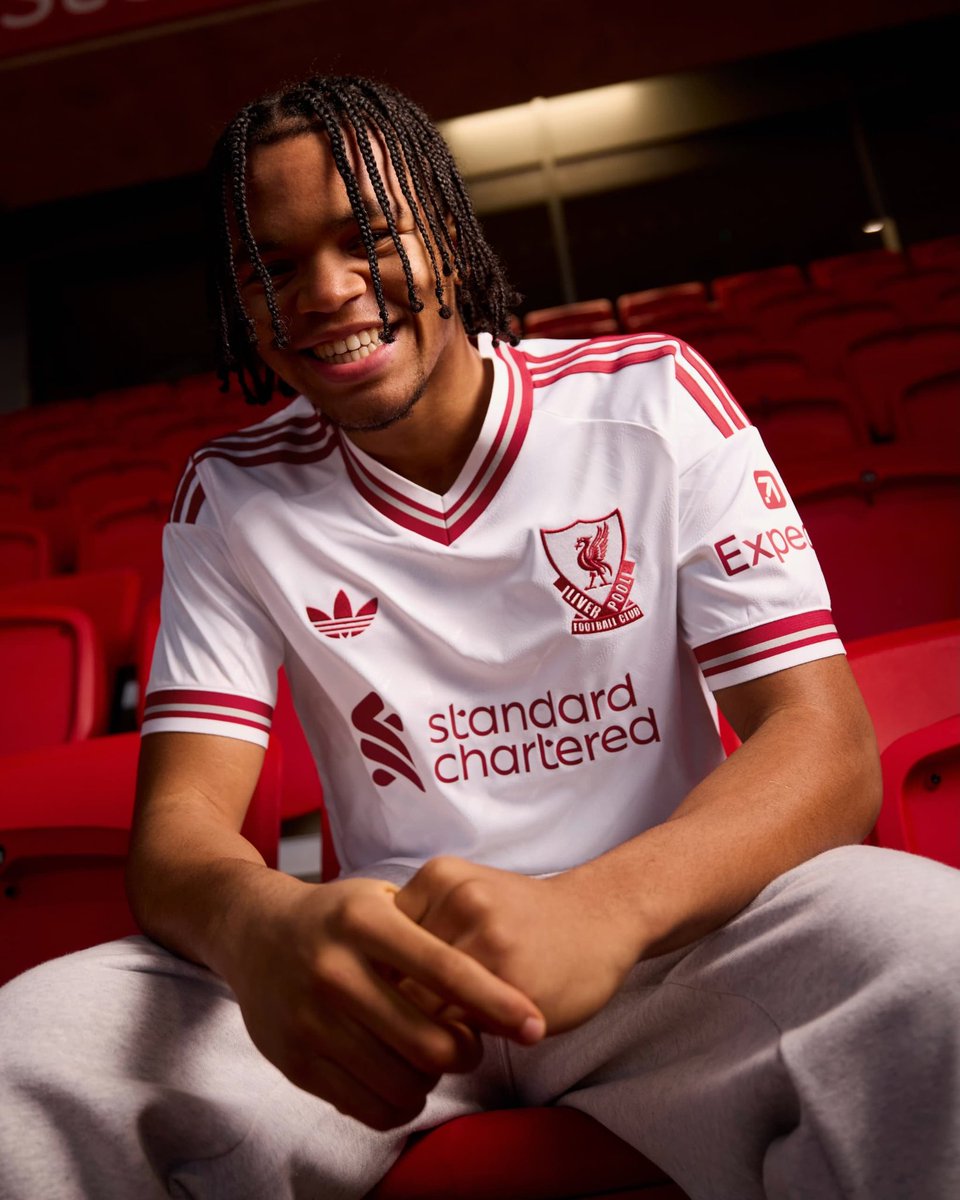 BigDerin's tweet photo. YNWA ❤️
New Kit just dropped 🔥🔥
Don't wear that boring, old kit around ‼️ https://t.co/3tGobXfCHm