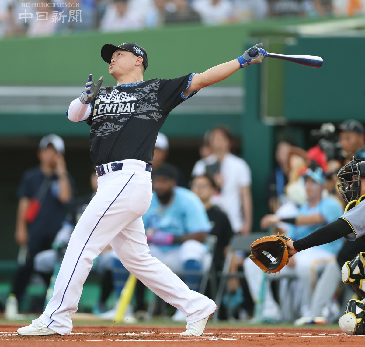 chunichiphoto's tweet photo. 【ドラゴンズ】HRダービーで優勝した細川選手 #細川成也 #中日新聞 #中日スポーツ https://t.co/AV9LIVmn0W