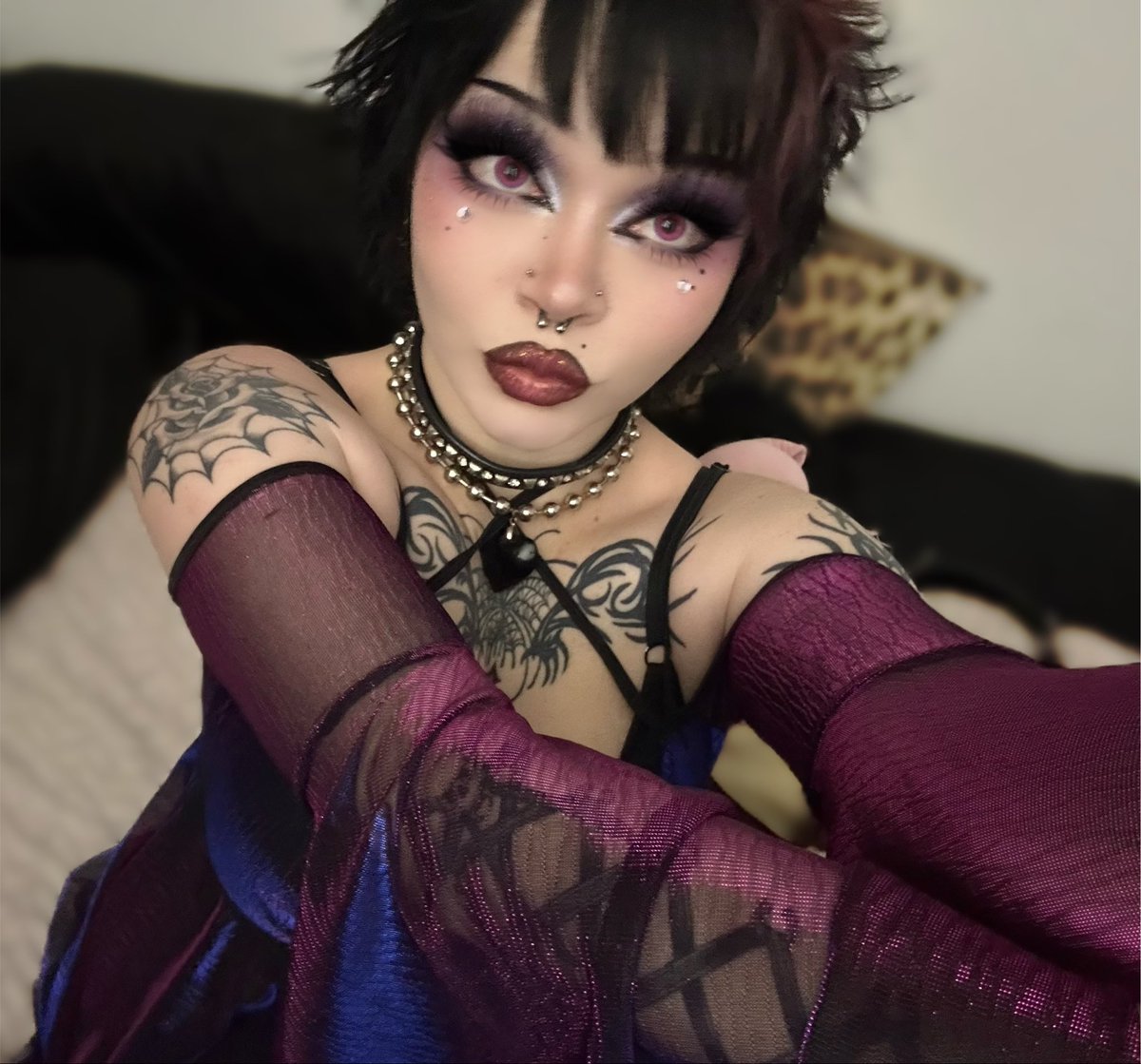 tiramisuvampy's tweet photo. hiii still looking for more girl #moots .✦ ݁˖

Vampy • 25 • Capricorn 

Likes: alt fashion/makeup, music, art/poetry/oddities, animals, witchcraft, spooky stuff 

18+ MDNI 

♡ / ↻ 2 be mutuals ❤︎

#moothunt #moothunting #girlytwt #diarytwt #musictwt #bpdtwt #girlblog https://t.co/0GDVBSDBfB