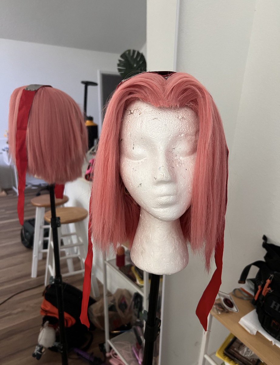 rjessakiddding's tweet photo. Smoked a j, time to zone out on wigs.✌🏻👼 https://t.co/rwdiLYw9im