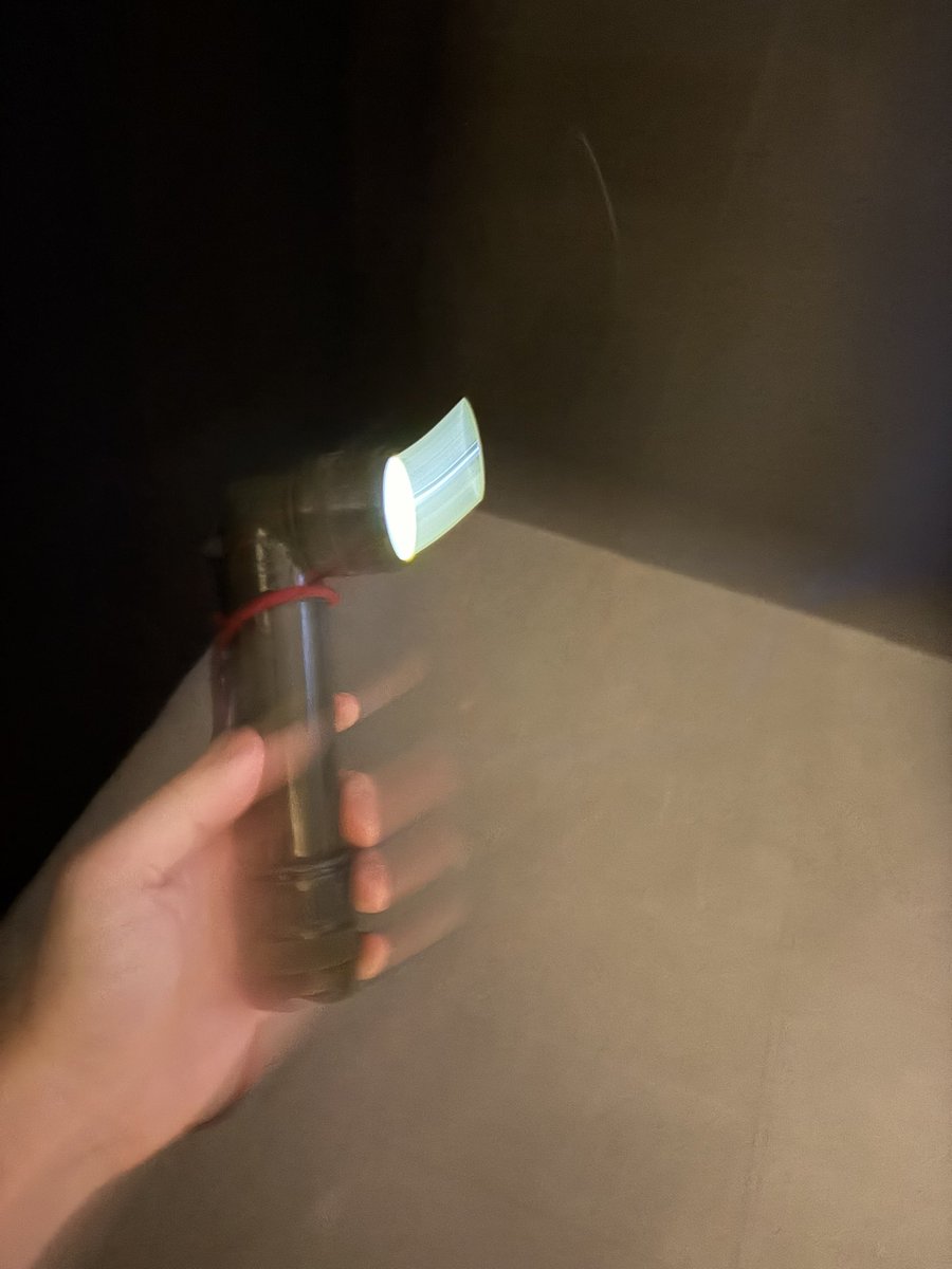yappi398's tweet photo. 自罰意識の塊なのでサイレントヒルのポップアップ行ってきた、ジェイムズ君と同じ懐中電灯で暗闇を見れるの激アツ。あと展示内めちゃ暗いので写真難度がむずかった https://t.co/yq8xVm3iGu