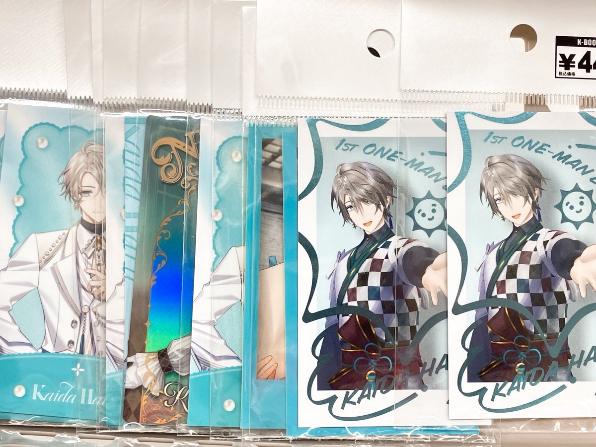 KBOOKSIkeVtuber's tweet photo. 【入荷情報】

にじさんじ / VΔLZ

足跡 にじネイル Rainy Day Laundry  Luminous Marriage My Florist Uncharted Spheres

缶バッジ アクリルスタンド カード チケット 等入荷しました！

交換が決まらなかったお客様は 1st One-Man Live 足跡のついでに是非！

#kbooks #池袋
☯🎻🛵🌞 https://t.co/q5JqrEndut