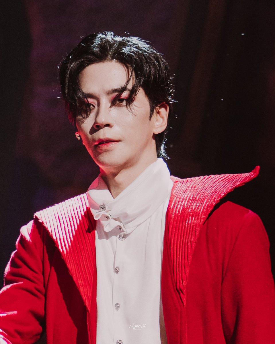 thisisagnesK's tweet photo. 남자 얼굴이 미쳤따... https://t.co/K83Ls3qD52
