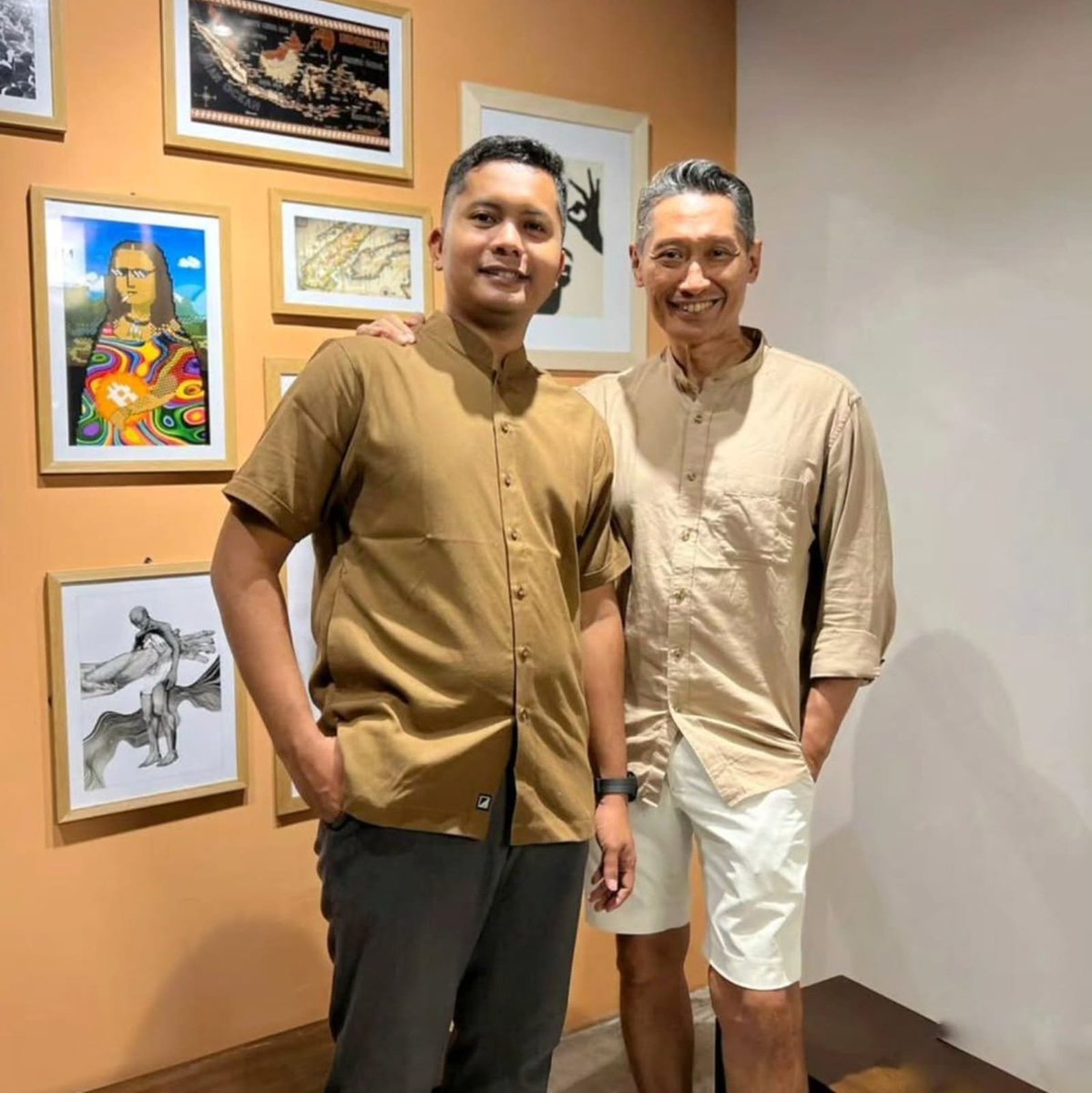 PartaiSocmed's tweet photo. HUBUNGAN BOSSMAN MARDIGU DENGAN SINDIKAT BUZZER PENYEBAR HOAX YANG DITANGKAP POLISI

*silakan repost rame2 dulu https://t.co/YGOPqZCcVC