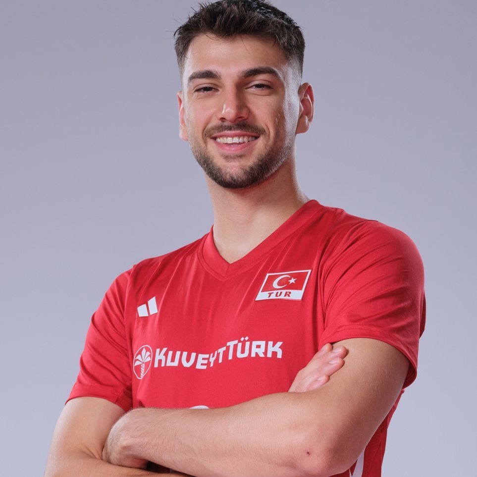 gibbybaris's tweet photo. ⚡️ Gökçen Yüksel x Slovenya 3. Set

7/12 %58 hücum, 1 bloklanma
3 blok, 1 servis hatası
%56 pm, %14 mm ( 7 manşet, 1 hata )
10 sayı, +7 WL https://t.co/7QfRlsS9nQ