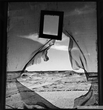 parisparisfr's tweet photo. Derniers jours ! 🔥Jusqu’au 2 août 2026, le @MAM consacre une importante rétrospective à #LeeMiller, figure majeure de l’avant-garde et l’une des plus grandes photographes du XXe siècle. À ne pas manquer. Nocturnes les jeudis jusqu'à 21h30 : 
🔗https://t.co/o6yyOjBAGR https://t.co/jW7acRxTSE