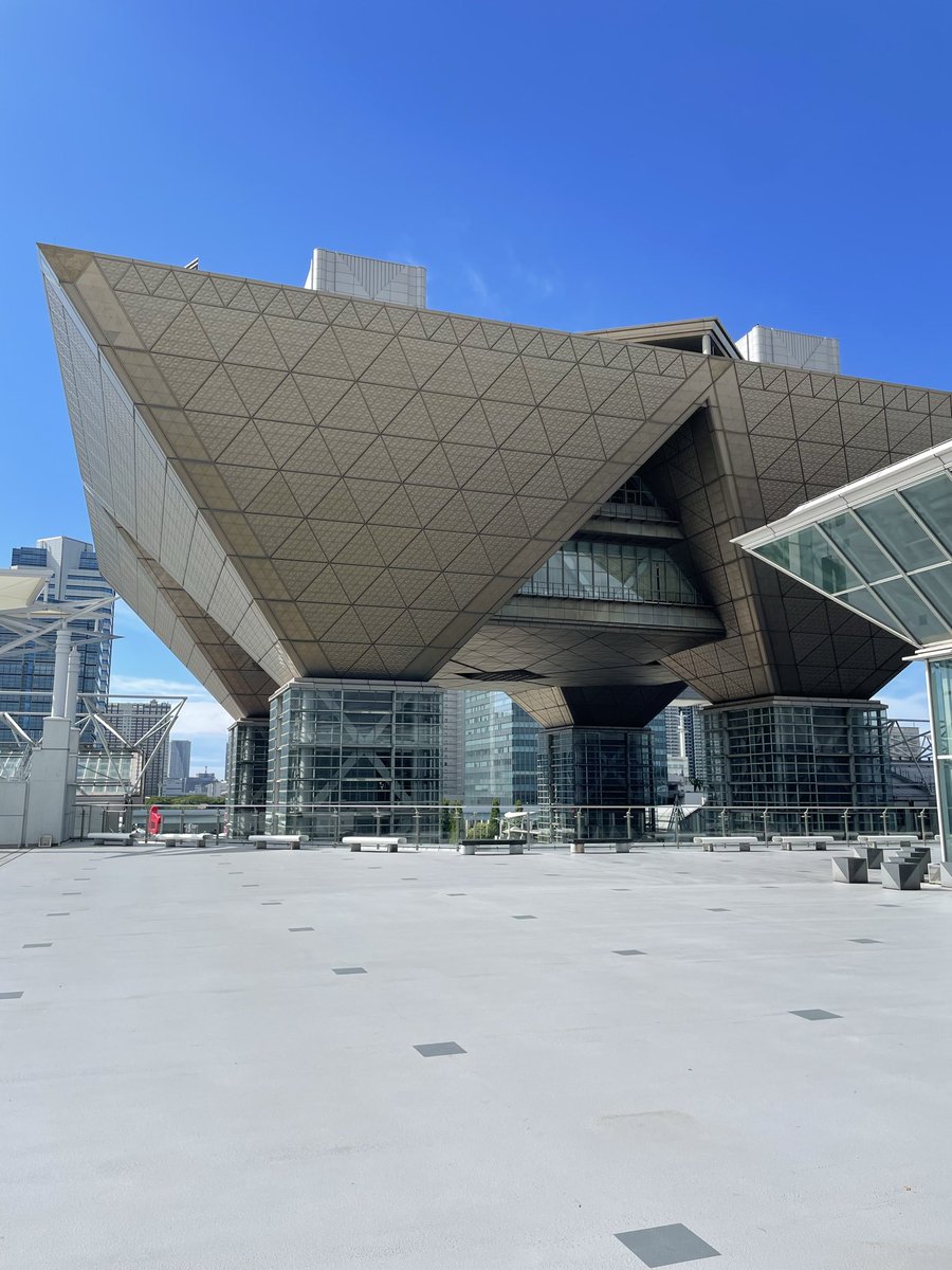 oota1981's tweet photo. 🏢 #賃貸住宅フェア2026 に参加してきました！

最新の賃貸管理・不動産業界の動向や、新しいサービス・設備に触れ、多くの学びを得られる貴重な一日でした。

現場で得た知識を日々の仕事に活かし、オーナー様・入居者様へより良い提案ができるよう成長していきます。

学び続けることが、未来の自分への投資。

#賃貸管理 #不動産 #宅建#自己成長 #東京ビッグサイト