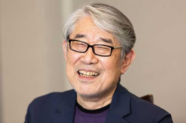 NiagaraNews_'s tweet photo. 沢田研二、ピンク・レディー、山口百恵、松田聖子…　作詞家松本隆と作曲家大野克夫が語る歌謡曲秘話
https://t.co/3lBuZG2nvB

阿久悠と松本隆の作品がヒットチャートで最初に激突したのは、ともに1975年12月に発売された都はるみ「北の宿から」と、太田裕美「木綿のハンカチーフ」だった。この年は… https://t.co/2wcTvszv9m