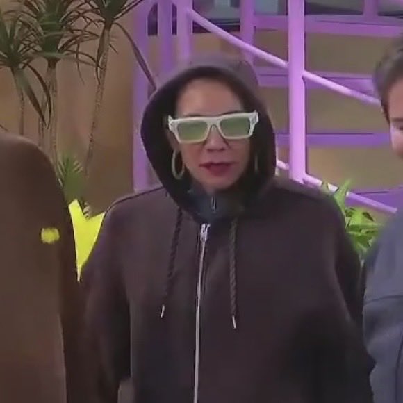 suemyarjona's tweet photo. "Cynthia parece que salió de la función del cine 3D, ira" JAJSJSJAJJAA se reía 3 años fede 🤣 Cynthia en cuestión: 
#LaCasaDeLosFamososMx #LCDLFMX https://t.co/HqTQJ2v0Zv