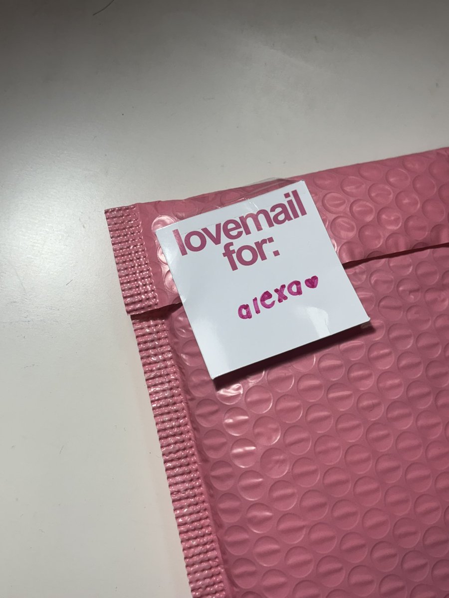 hourkku's tweet photo. 📦 . . . #mailsforalexa .ᐟ

love all about you coll is finally home 💓⭐️

it’s very very pretty heraaa ! looking forward to buying more sa coll mo :3 ♡ 

⌗ @rainbowkvs┆#tenchwuhera https://t.co/dypLB1VOFL