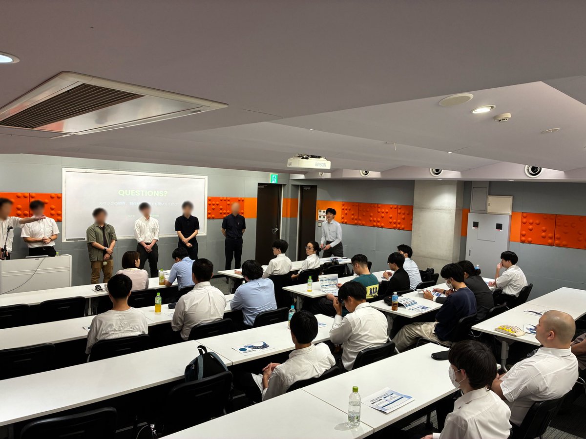 GandE_school's tweet photo. 🟥採用説明会🟥の実施報告です‼️

【株式会社オーイズミ】様と
【株式会社高尾】様にお越しいただき
G&E生限定の選考ルートをご紹介くださいました！

大ヒット機種である「ひぐらしのなく頃に祭2」と
「うみねこのなく頃に2」の開発者の方による裏話も🫢

貴重なお時間をありがとうございました！

#スマスロ　#スマパチ　#パチンコメーカー　#パチスロメーカー