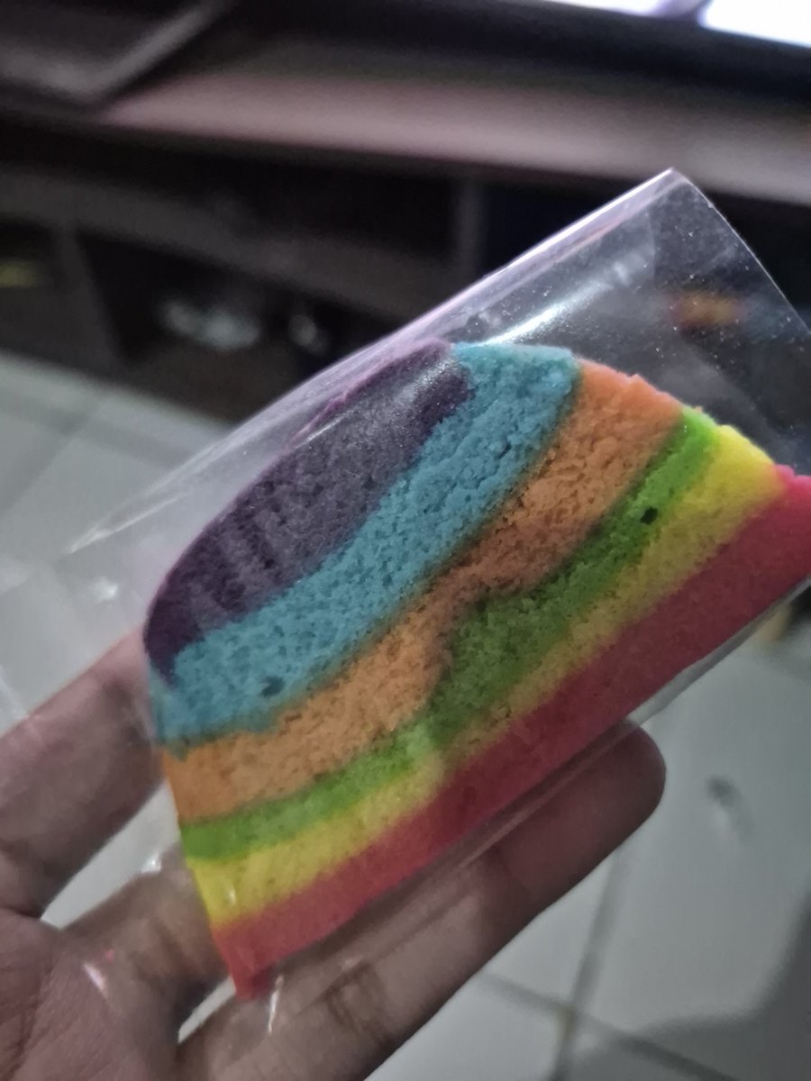 bunvsie's tweet photo. Cake eljibiti https://t.co/IaJ11f3te3