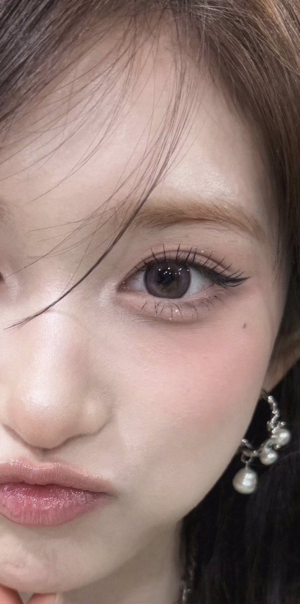 KatyaIvano22521's tweet photo. これでこうゆうメイクしたら
もう勝ちやん。 https://t.co/apEzGoT76k