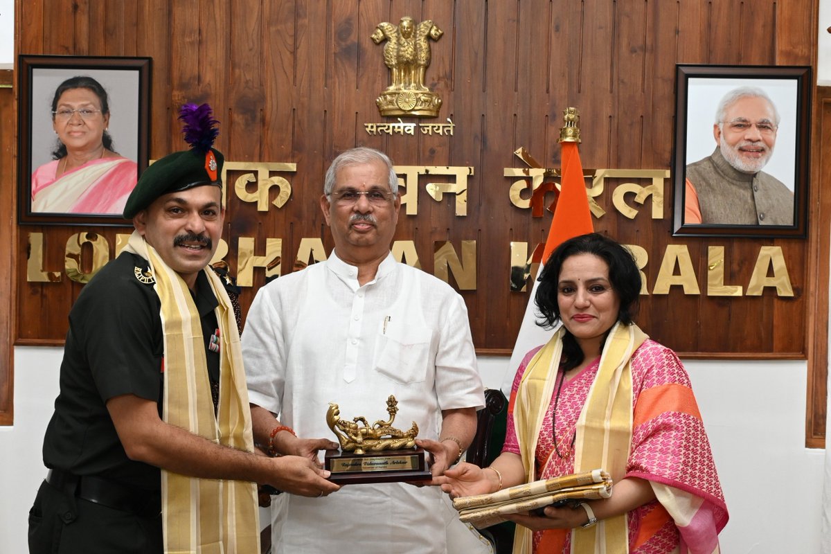 KeralaGovernor's tweet photo. Col. Amit Anand, Commanding Officer, 2 Kerala NCC Bn, along with his spouse, called on the Hon'ble Governor Shri Rajendra Vishwanath Arlekar at Lok Bhavan, Keralam, today. https://t.co/3tByNR1AfO