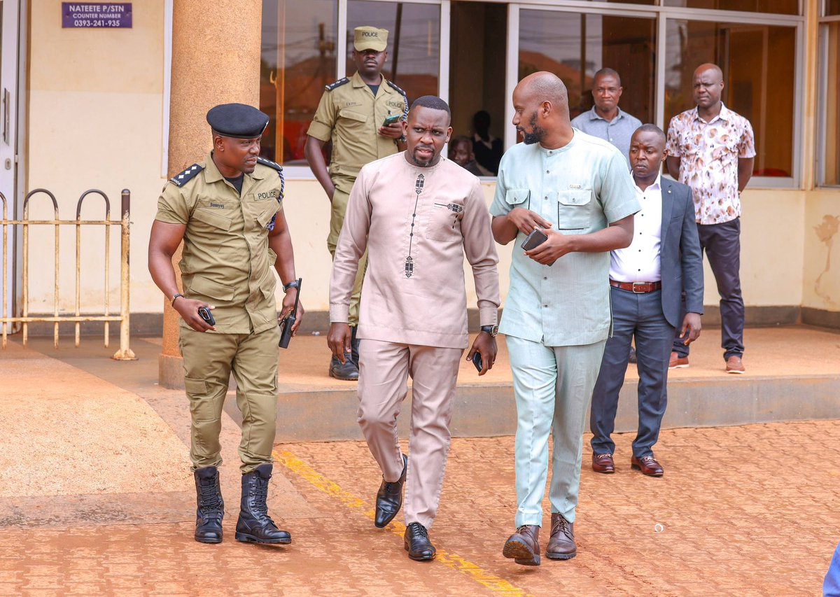 JoelSsenyonyi's tweet photo. This morning, we were at the High Court to follow up on the application for a writ of habeas corpus for Hon Muwanga Kivumbi.
Last week, police denied knowledge of his whereabouts, the UPDF has now also denied the same. The Attorney General’s team has told court that police leadership has given them an indication that they have a lead as to where he might be, and have asked for tomorrow morning to give a report.

We have however learnt that Hon Kivumbi has been dumped at Natete police station, but on coming to Natete police, we’ve been told he’s been taken to Butambala. Although there’s indication that he’s still here at the police station.

We continue to ask, where is Hon Muwanga Kivumbi???