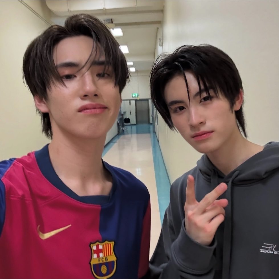 masky42's tweet photo. แชมป์                                    ล้มแชมป์ https://t.co/85srDePZ5g