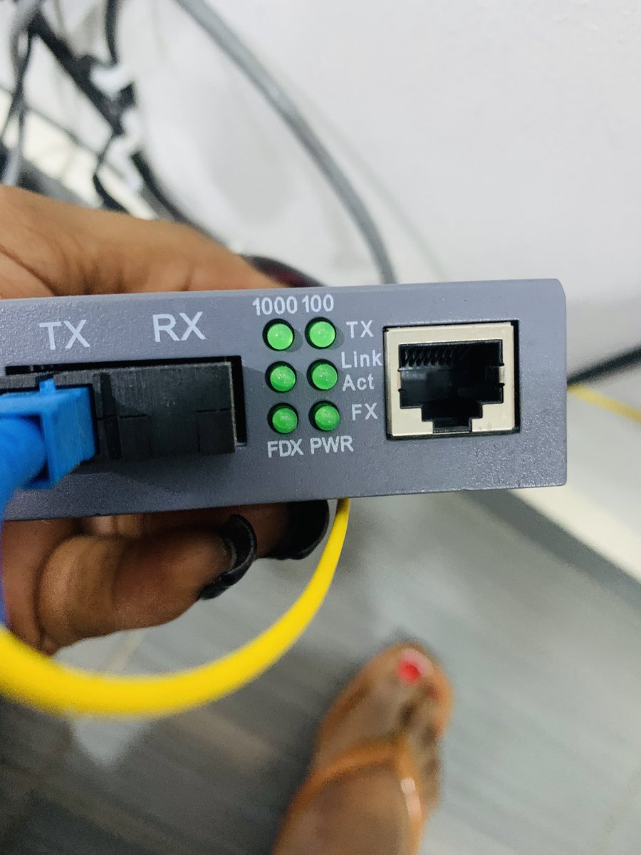 NetworkQueenX's tweet photo. Someone please explain those light signals for me. 
What does: FX mean? https://t.co/XKdckWVG21