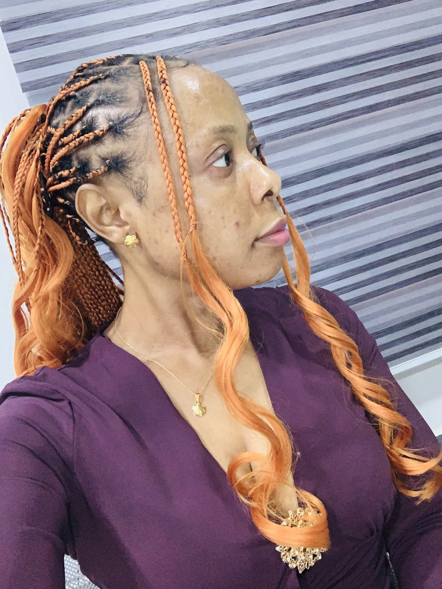 NetworkQueenX's tweet photo. Someone please explain those light signals for me. 
What does: FX mean? https://t.co/XKdckWVG21