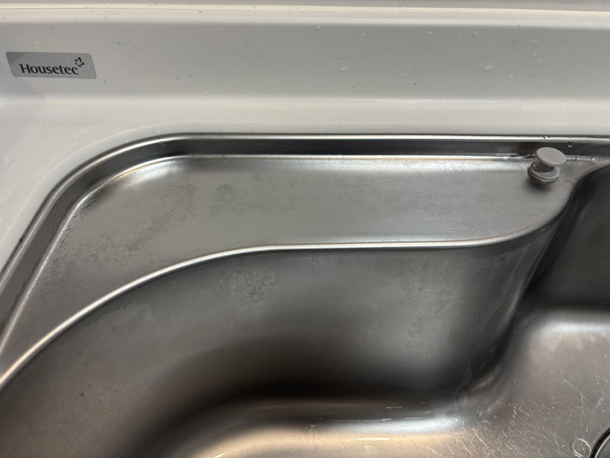 cleaning_tokyo's tweet photo. 洗剤の力だけでいけちゃうんですって。 https://t.co/Yo0jtfEmOe