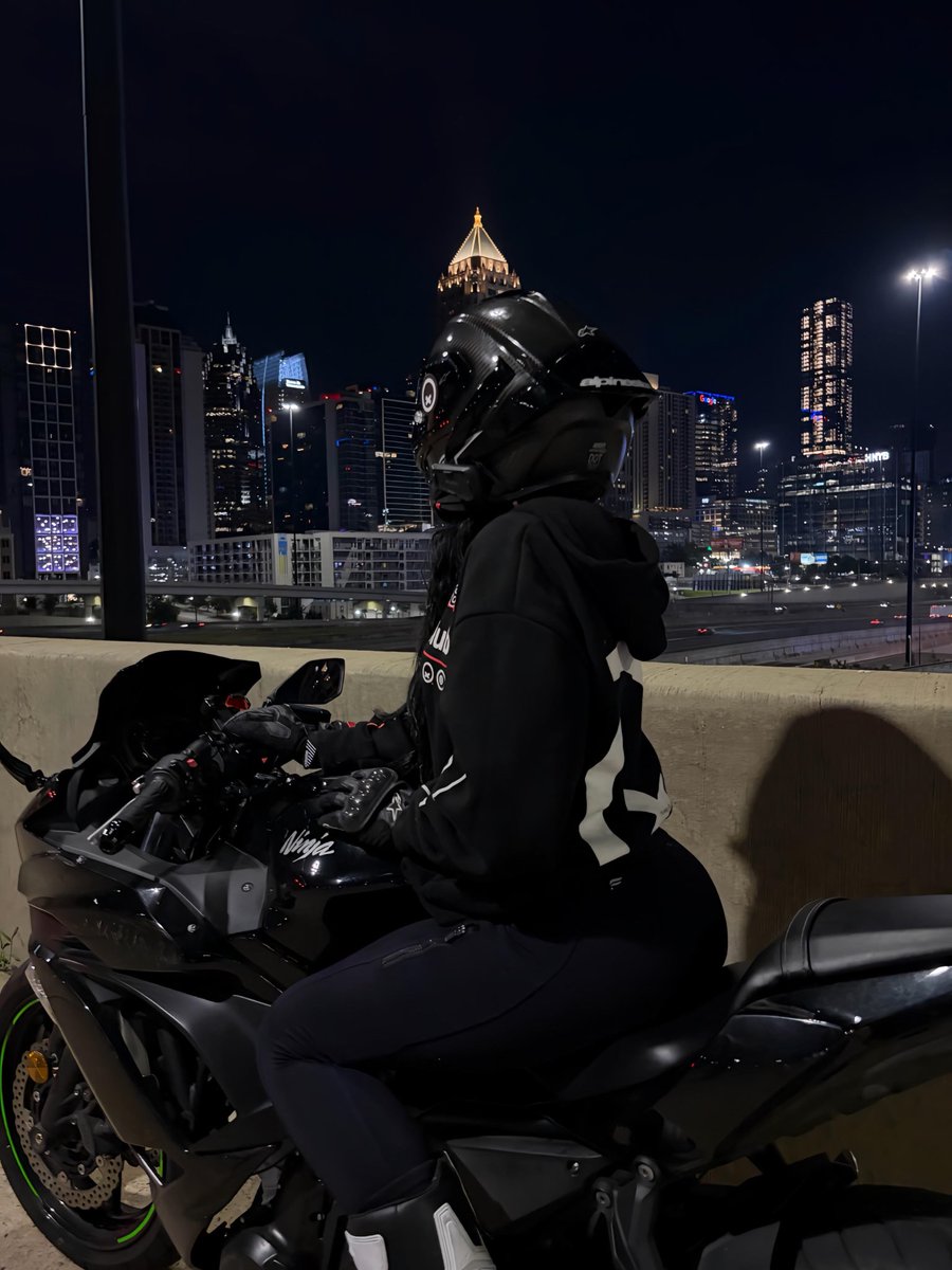 daisyangelcore's tweet photo. U need to hold tight if u wanna ride 😏 https://t.co/efeZCG3Ova