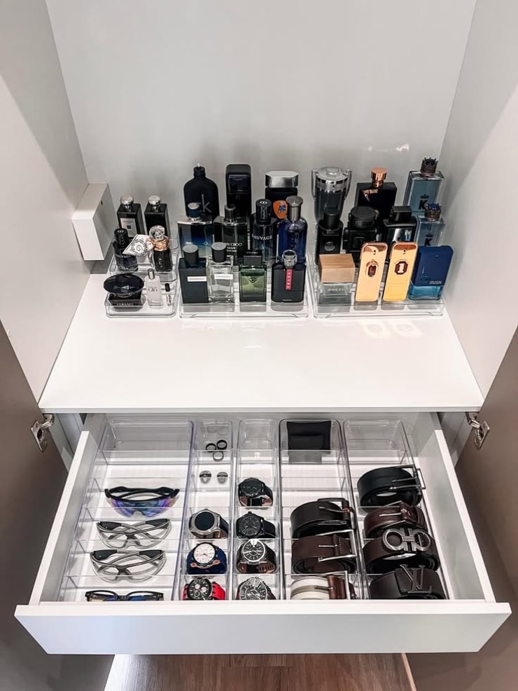 GntlemansGeek's tweet photo. This is how a man’s wardrobe should look. Clean. Classic. Versatile. Timeless. https://t.co/VkQGdihy99