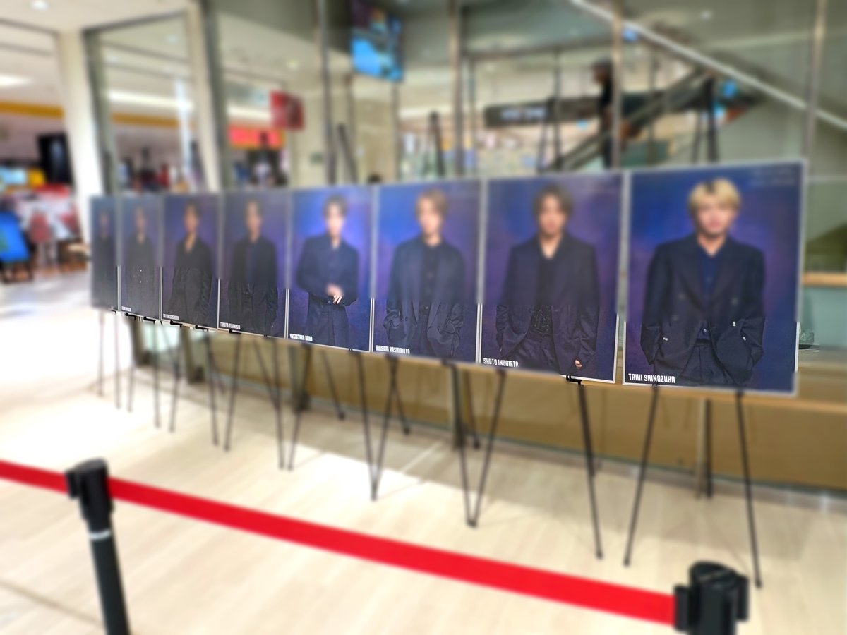 TOWER_AmuHakata's tweet photo. 【#timelesz】
／
New Single
『#消えない花火』 本日発売日！
＼

#佐藤勝利 くんアニメーション初主演映画
『#君と花火と約束と』主題歌！
3形態同時購入先着特典🎁シリアル＆フレークステッカーセット

エスカレーター横にてソロポスターも掲出中～！

#timelesz_消えない花火 https://t.co/Q0fEgwzpB7