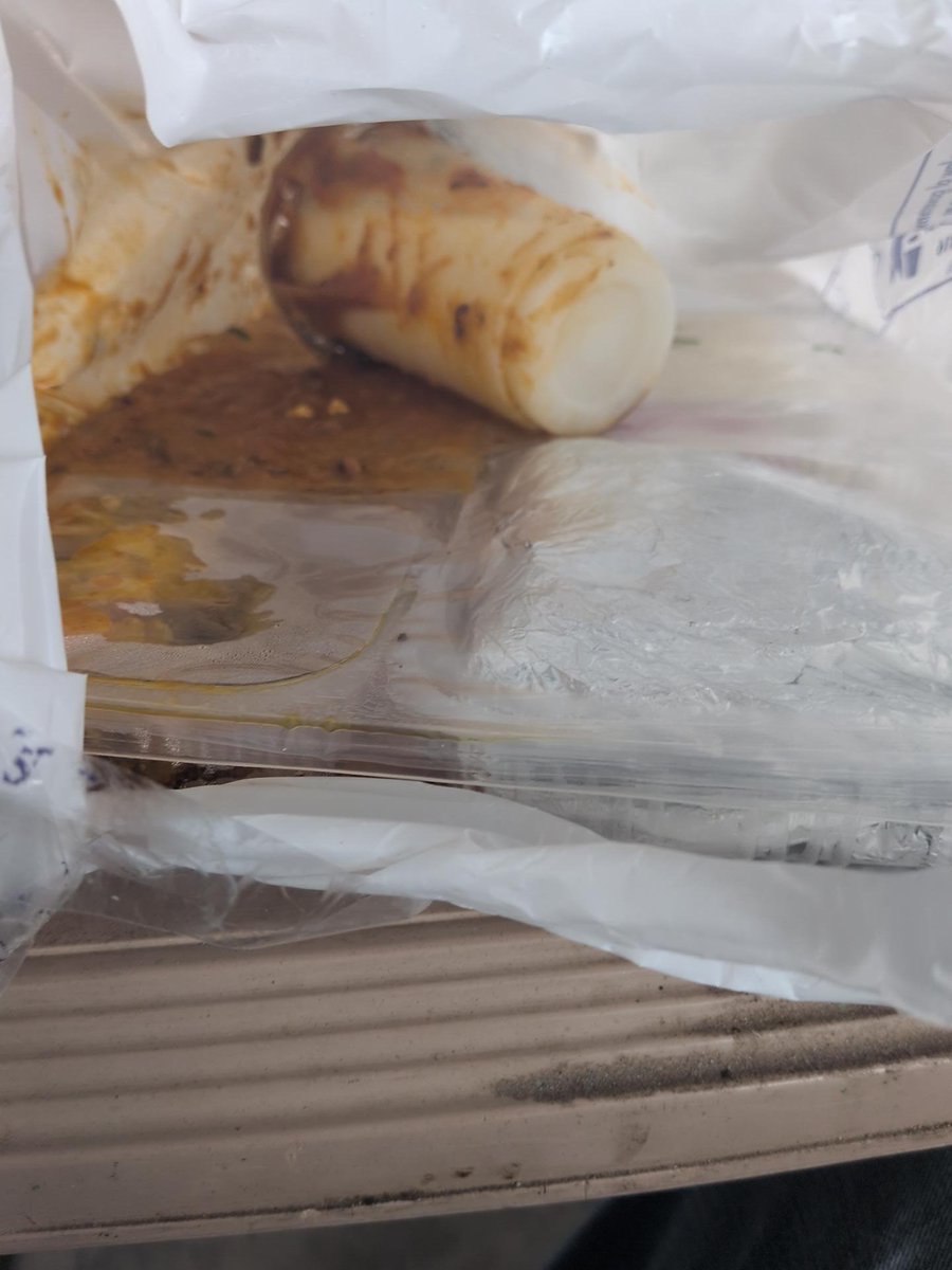 pradyii's tweet photo. @Swiggy this was extremely disappointing. After waiting so long, my order arrived completely spilled due to poor packaging, ruining the entire meal. I reported it, but after an hour of back and forth, the chat was closed without any resolution. Is this how you resolve issue? https://t.co/9QnRNTmlFE