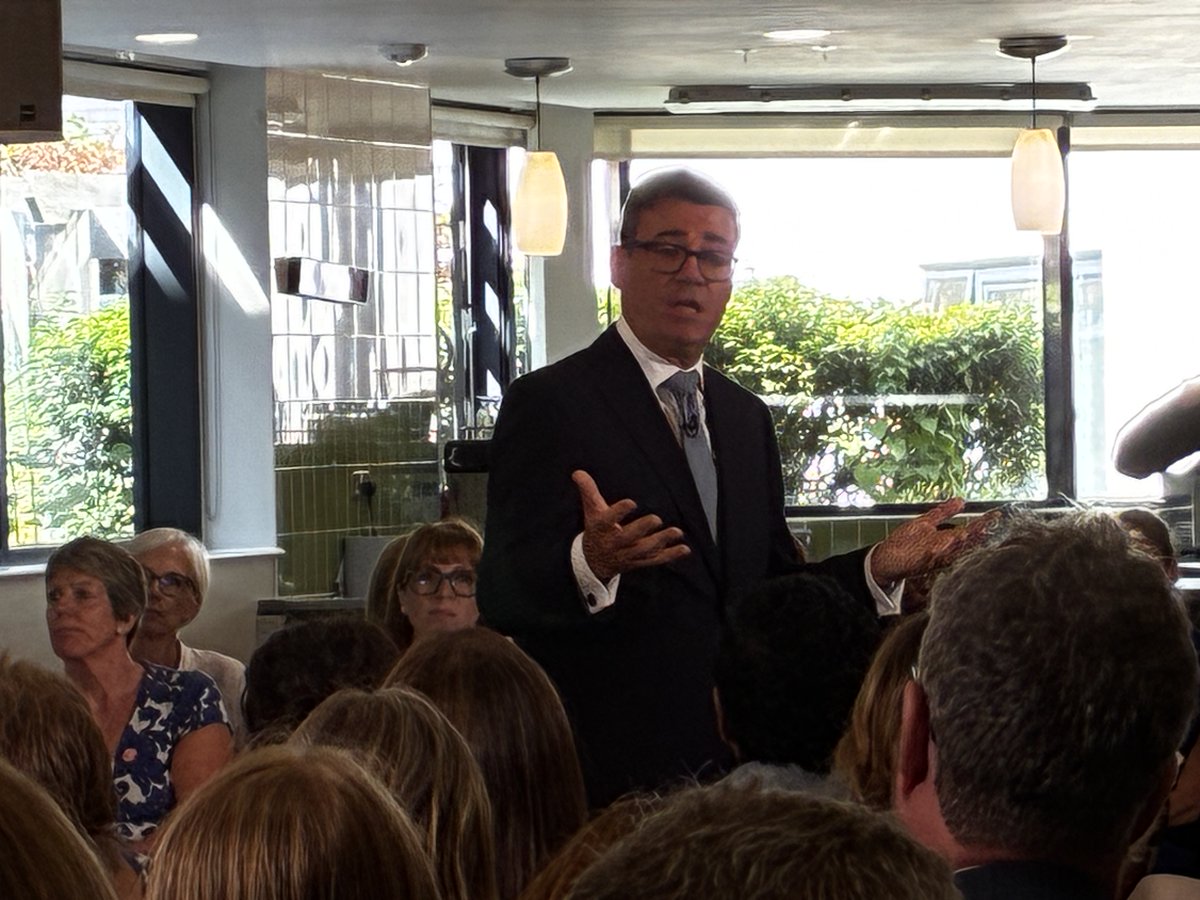 PippaCrerar's tweet photo. NEW: Andy Burham sets out his plans for a national care service, telling his audience at a care home in London: "You probably have a feeling of deja-vu but don’t this time, because this time we’re going to do it."

1/ Louise Casey will bring forward her independent review into social care options by a year - it will now be published summer 2027: "If we have that independent review then I think we can rise to this challenge with the urgency it requires." 

2/ ministers will immediately focus on social care workforce - fair pay agreement for staff will be "a massive building block" towards wider reforms to "lift up" workforce, bringing it closer to NHS standards & creating progress routes.

3/ wants cross party talks on plans: "Yes, I have been here before and yes, I do have some of the scars of that but it’s the right thing to do." PM says all sides have to "give and take" if a solution is to be found. "We're all going to have to listen to each other - something we don't do particularly well in politics. We're going to have to find common ground here."