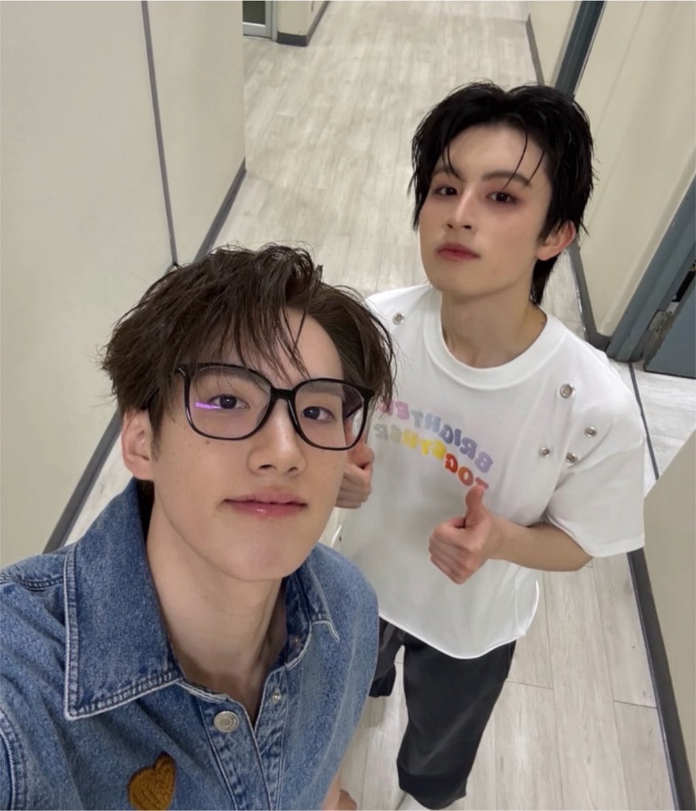 Pkukii's tweet photo. อร็ากกกกกก

#PHUTATCHAl 
#AAasshirakorn 
#BUSbecauseofyouishine 
#BUS_LIGHTASONE https://t.co/Fn4lUxRNd8