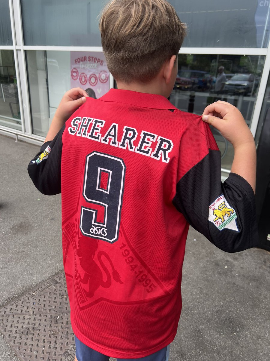 kat_holden's tweet photo. @alanshearer  early birthday present for my son james - happy times ❤️ https://t.co/dBTb8gaGA8