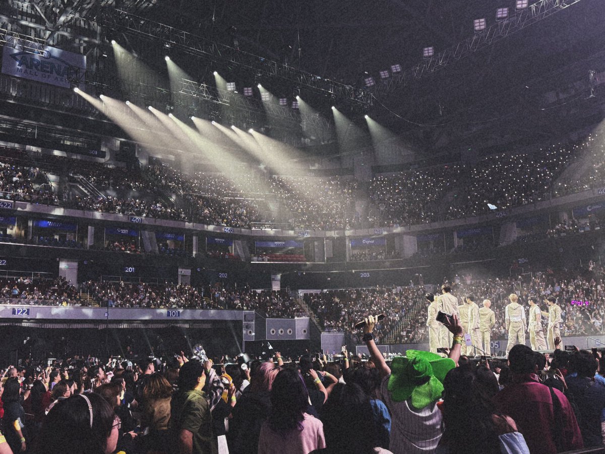 lis_forAHOF's tweet photo. HAN ALWAYS MAKES SURE TO POST PHILIPPINE CONCERT OF AHOF WITH FOHA. HE CHERISHES HIS MEMBERS &amp; THE FANS IN HIS OWN WAY. 

I KNOW HE LOVES PHILIPPINES SO MUCH. I TRULY UNDERSTAND HIS FEELINGS BECAUSE FILIPINO ENERGY IS THE BEST.

ALWAYS, WITH AHOFOHA. 🥹🫶🏻 https://t.co/sGmSLBngGX