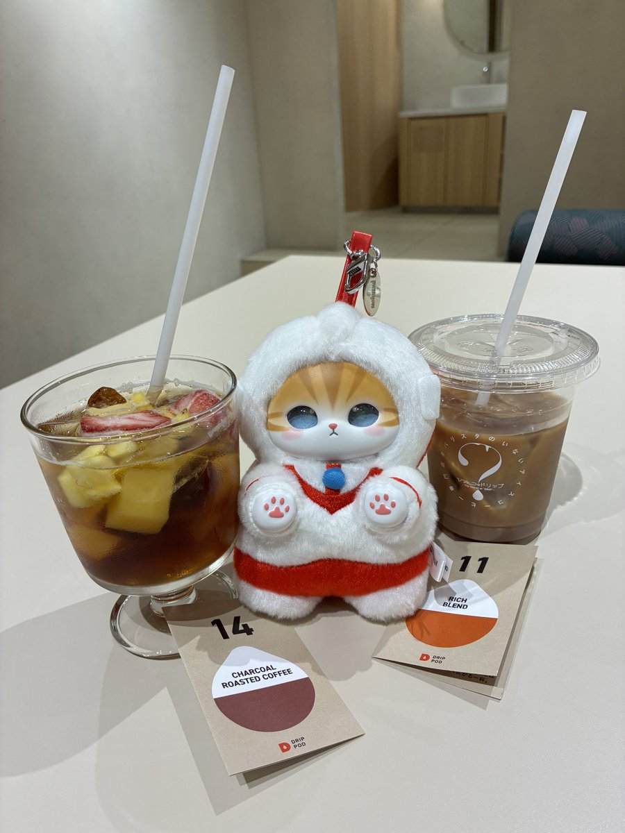 yami_tenshi_'s tweet photo. フルーツポンチかわいすぎる😻💖
微炭酸でおいしかった👍🏻
ショコラと前飲んだ塩ミルクはめちゃくちゃ好みでたまらん(｡☌︎ᴗ☌︎｡)❤︎
イベントチェッカーさんいつも情報THANKS💕

@UCC_drippod @event_checker 
#バリスタのいないアイスコーヒー専門店
#ひみつのドリップ
#DRIPPOD https://t.co/4161SSMewG
