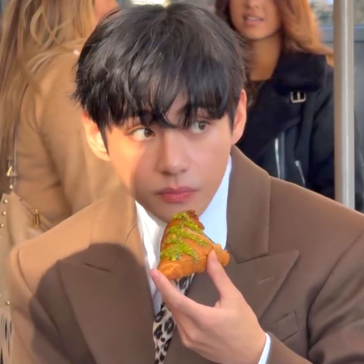 euphorikth's tweet photo. missing the tete foodie diaries from all across the world 🥹🥐🍪🍗🍜🍤♡ https://t.co/ffzVAjOUUq