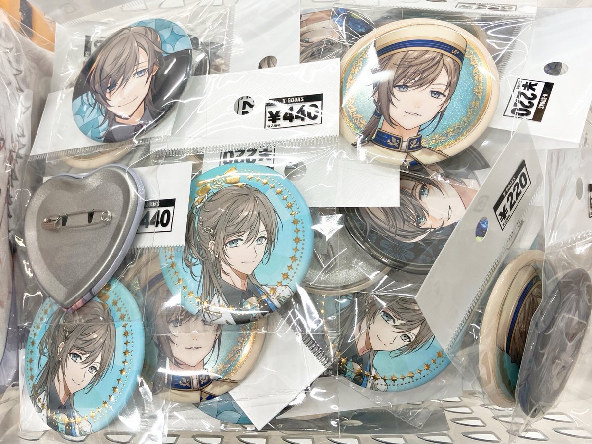 KBOOKSIkeVtuber's tweet photo. 【入荷情報】

にじさんじ/ ChroNoiR

叶 2nd LIVE 8th にじネイル VACHSS LIVE THE TAKEOVER にじフェス2026 VSせめよん

缶バッジ アクリルスタンド カード チケット 等入荷しました！

交換が決まらなかったお客様は 叶 2nd LIVE 孤独 -solitude- のついでに是非！ 

#kbooks #池袋
🔫🎲 https://t.co/4JZ2u3lSj3