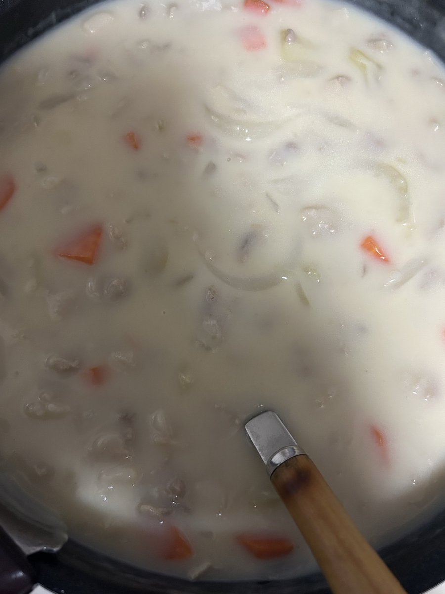 snachidan's tweet photo. 今日はシチューよ🥘 https://t.co/6cZkpaH9Dq