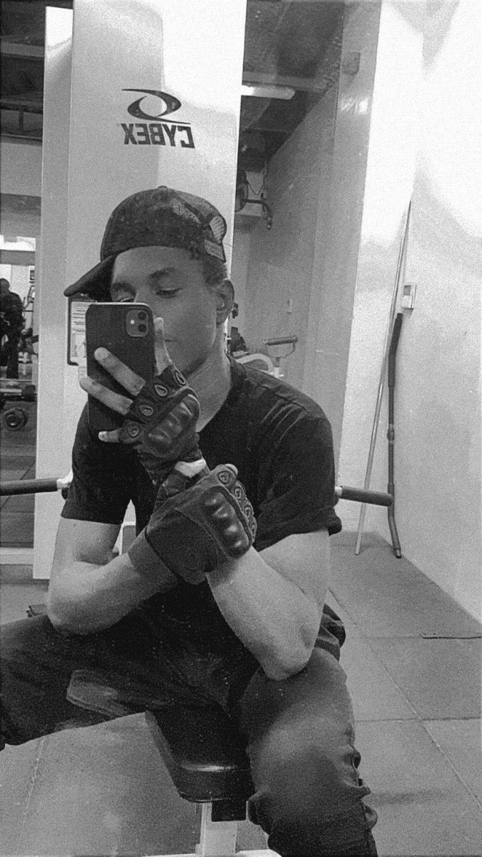 Sarkifada01's tweet photo. 🌚🌚🌚🌚 https://t.co/X2D29DCz7W