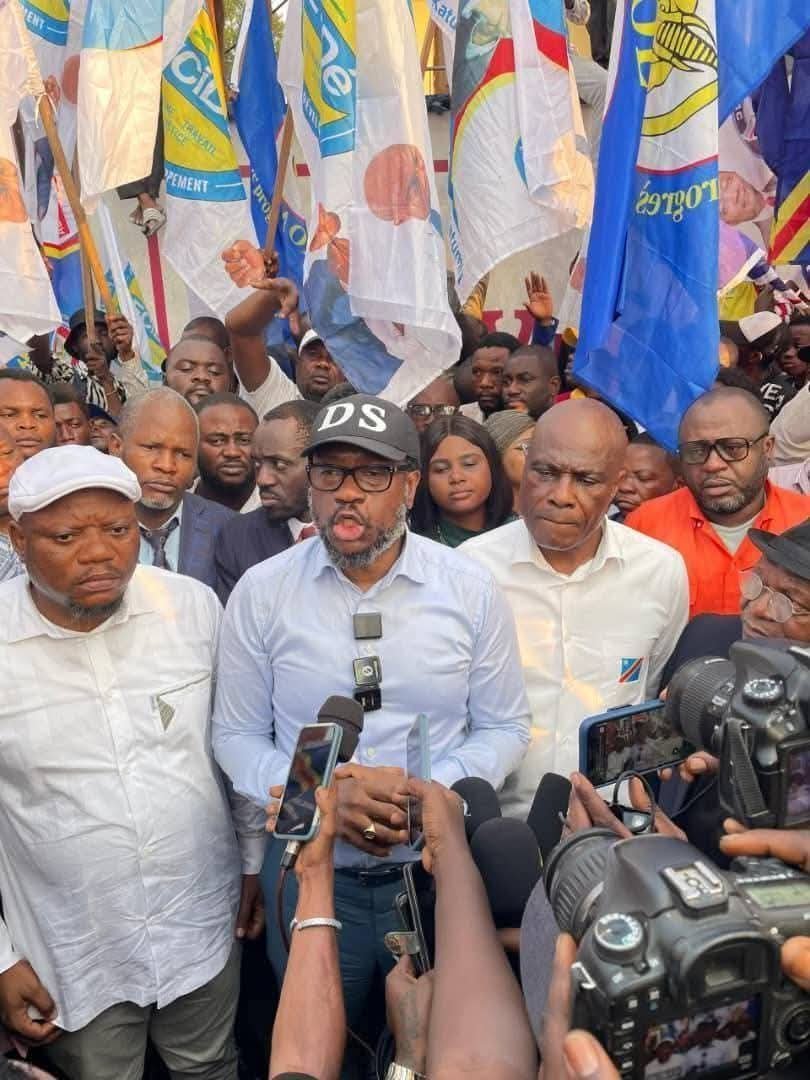 MukenaEngage's tweet photo. LES ENFARINÉS DE LA RÉPUBLIQUE : LE C64 N’A PLUS DROIT À L’ERREUR FACE À UN RÉGIME TYRANNIQUE DICTATORIAL DU JOUFFLU MABUNDI FATSHI TSHIVUBE ! https://t.co/MR1BhRBACk https://t.co/Nbjl20kmhE