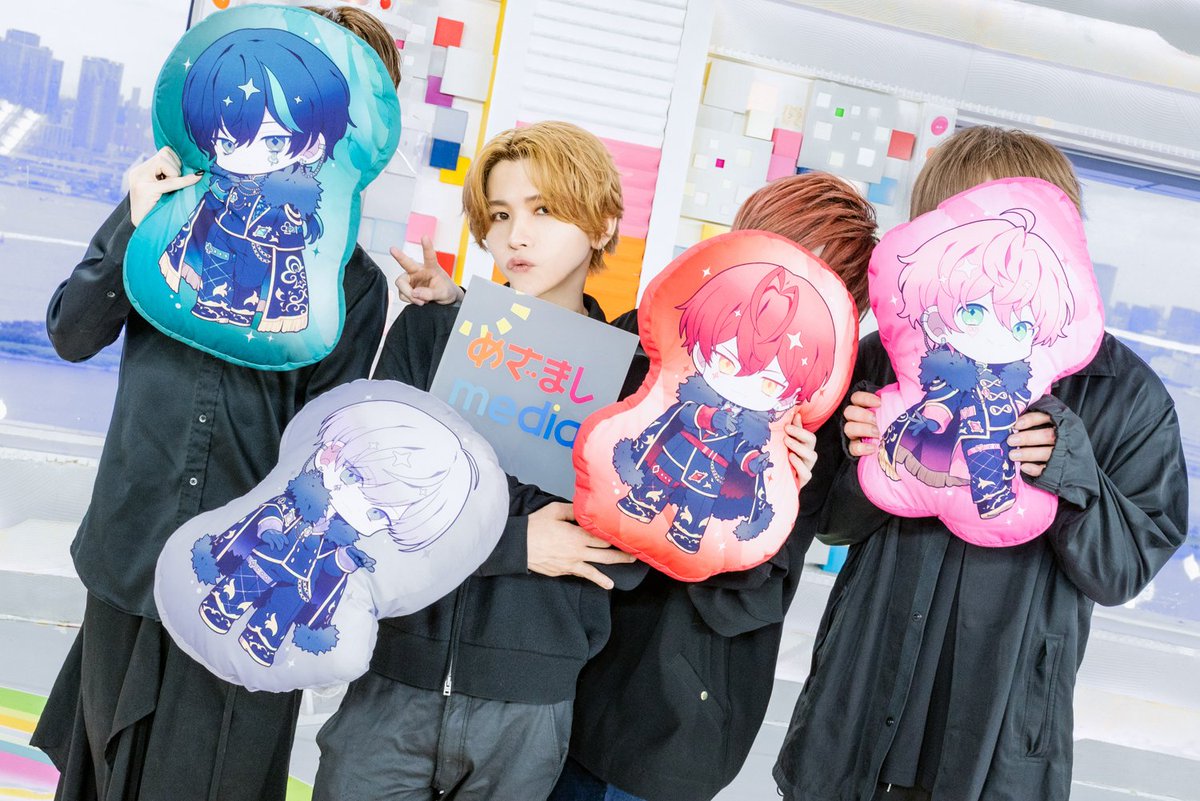 mezamashimedia's tweet photo. “YouTuber×歌い手”グループ・騎士X - Knight X -のサイン入りチェキを5名様にプレゼント☆

応募方法や〆切はインタビュー記事をチェック！
https://t.co/P75vIIwUvy

@Info_KnightX https://t.co/GeygtS3Ms9