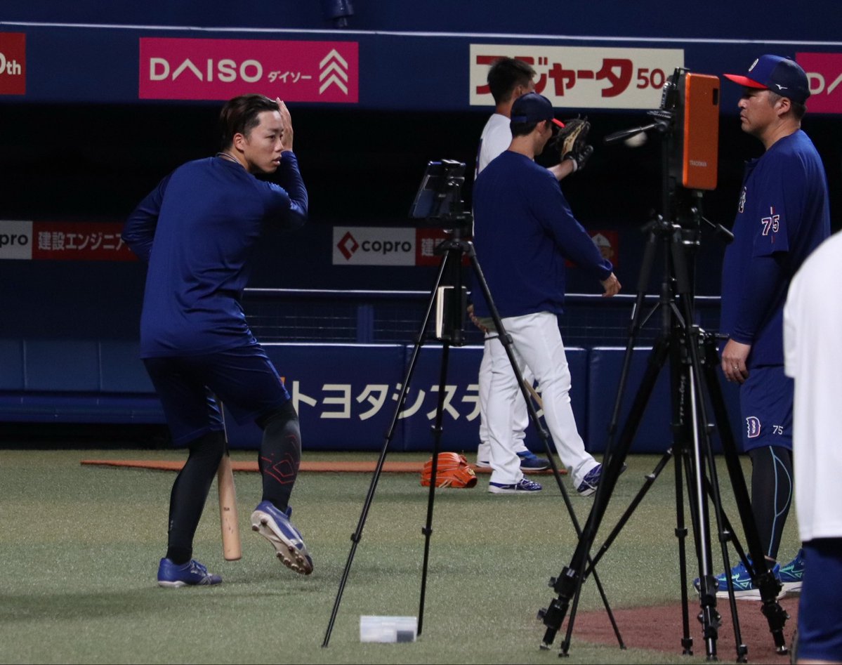 nikkan_dragons's tweet photo. 本日行われたバンテリンドーム全体練習の様子をお届けします🌟
#板山祐太郎 #福永裕基 #岡林勇希 https://t.co/iQ9D6UYZdr