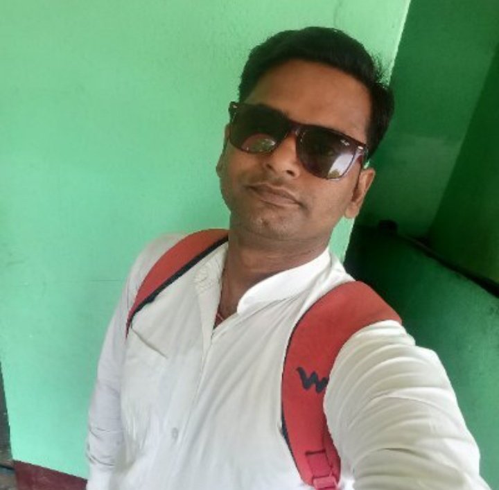 My_diaries0's tweet photo. ये आनंद मिश्रा नाम का व्यक्ति है,जिसने अपनी प्रोफाइल में खुद को सरकारी शिक्षक बताया है।

आप सभी इसकी भाषा देखिए, दिलीप कुमार की पोस्ट पर किस तरीके से गाली का प्रयोग करते हुए कॉमेंट किया है।
ये अपने स्कूल में किस प्रकार की शिक्षा देता होगा?
शिक्षा विभाग इस पर कार्रवाई करे। https://t.co/d0I5SfiCY4