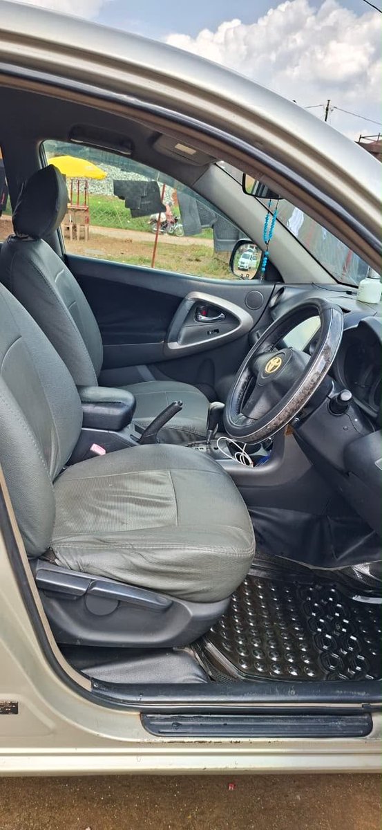 P54445076Paul's tweet photo. Toyota 
RV4
Petrol 
Only at UGx 27m https://t.co/g6aFpT0pl9