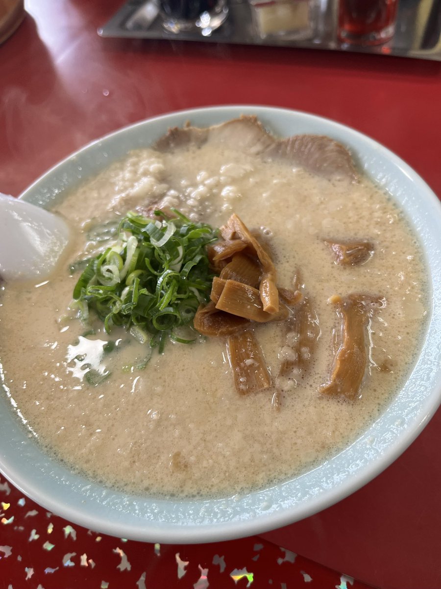 muramurasihai's tweet photo. 熊本への思いがどうにもならないので数年前の熊本ソープ&amp;ゴルフ遠征時に食べた熊本ラーメン貼って気持ちを落ち着かせる🛁⛳️🍜 https://t.co/h69J3dUvd8
