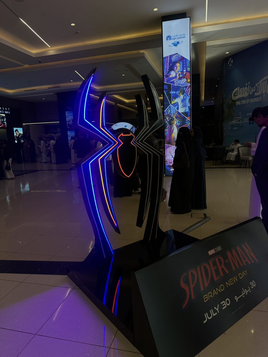 Aseelalburaidi's tweet photo. انجاز اليوم: أنا اول وحده تشوف فلم سبايدر مان (ايه قمت الساعه ٦ الصباح عشان اشوفه)
#SpiderManBrandNewDay https://t.co/Pp4IKelXJQ