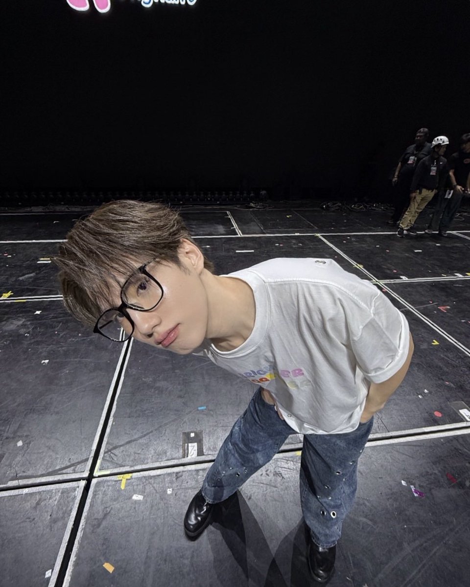 PHUTATCHAI_TH's tweet photo. (📱💖) — PHUTATCHAI IG UPDATE 

💭: ทรงลุง มีพุงมาละครับ
        light as one di wa🤟🏻✨

📅 : 29 Jul 2026

#PHUTATCHAI @phutatchai 
#BUS_LIGHTASONE
#BUSbecauseofyouishine https://t.co/gY3zMI08JG