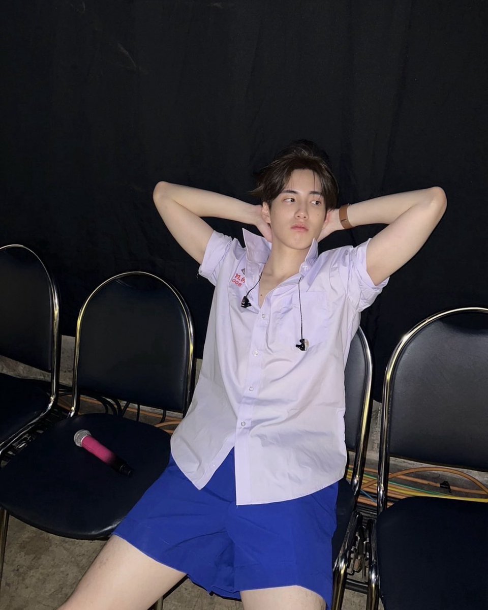 PHUTATCHAI_TH's tweet photo. (📱💖) — PHUTATCHAI IG UPDATE 

💭: ทรงลุง มีพุงมาละครับ
        light as one di wa🤟🏻✨

📅 : 29 Jul 2026

#PHUTATCHAI @phutatchai 
#BUS_LIGHTASONE
#BUSbecauseofyouishine https://t.co/EYDvZyXsuq